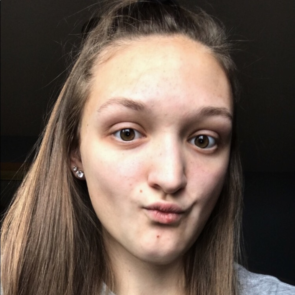 Meet your Posher, Brenna